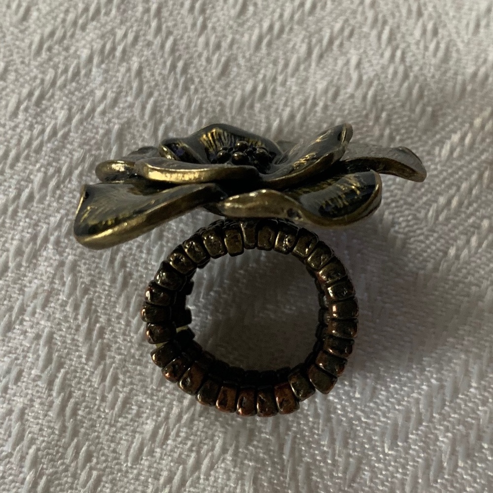 Flower Ring - Picture 4 of 4